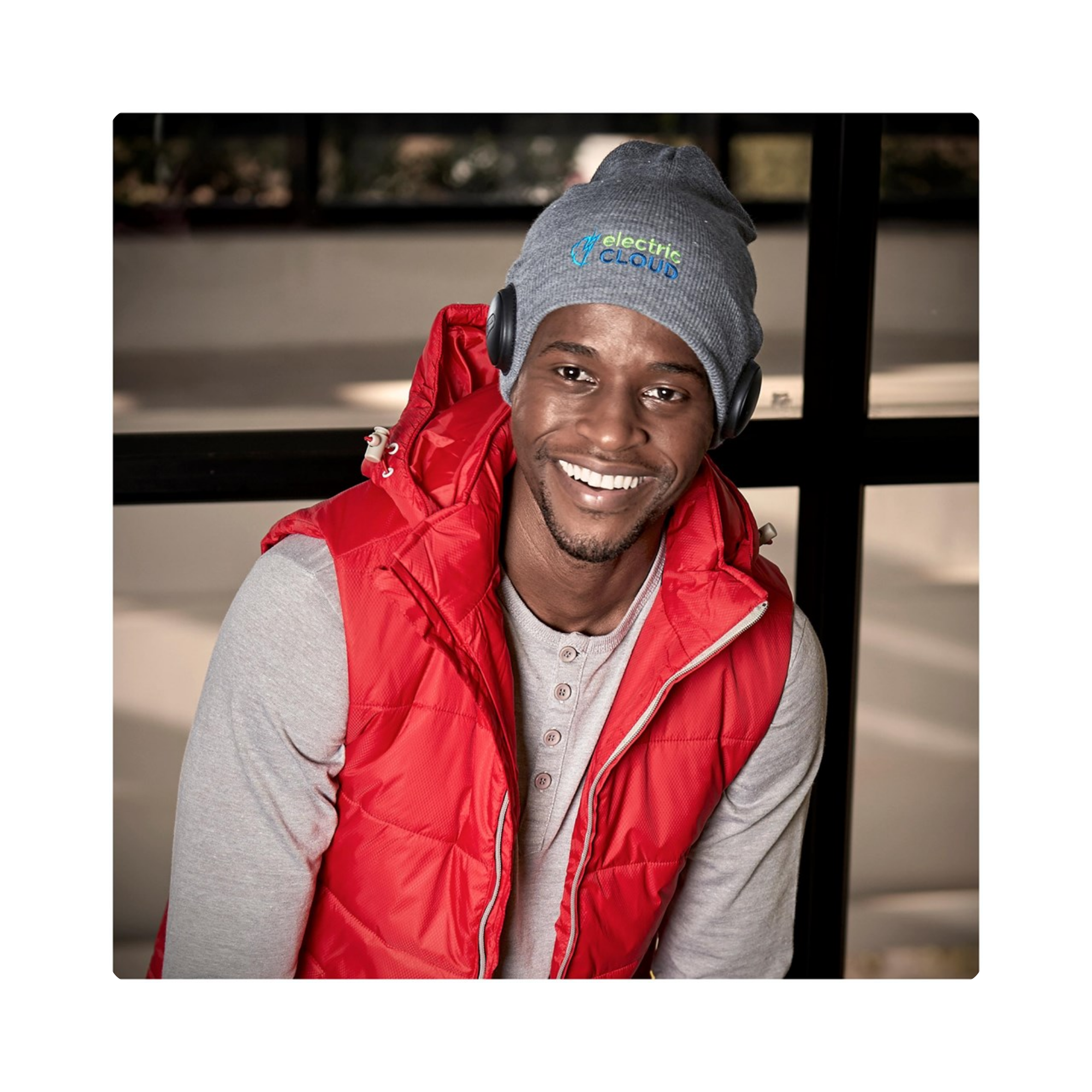 Swiss Cougar Belfast Bluetooth Acrylic Beanie