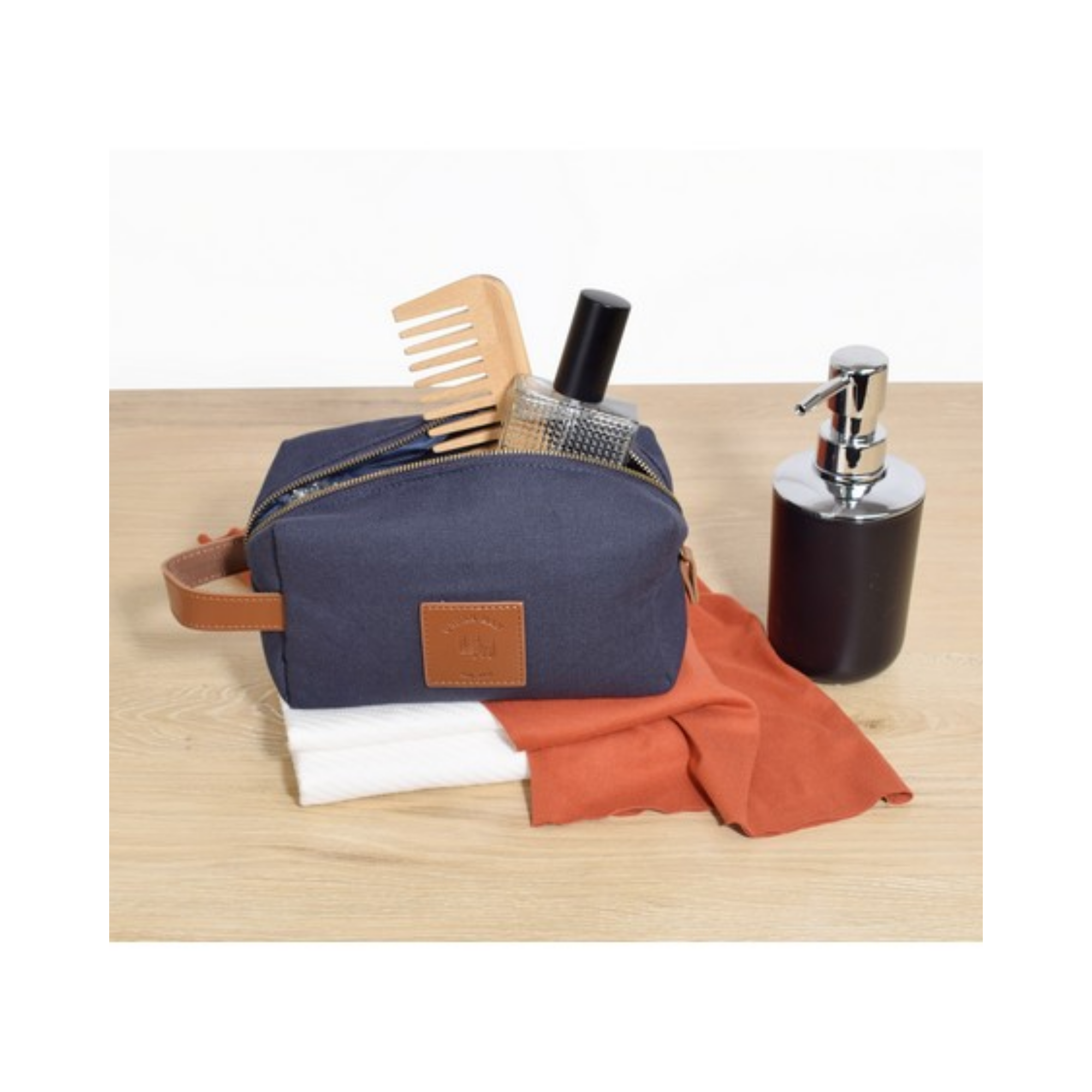 Urban Man Logan Toiletry Bag - Image 4